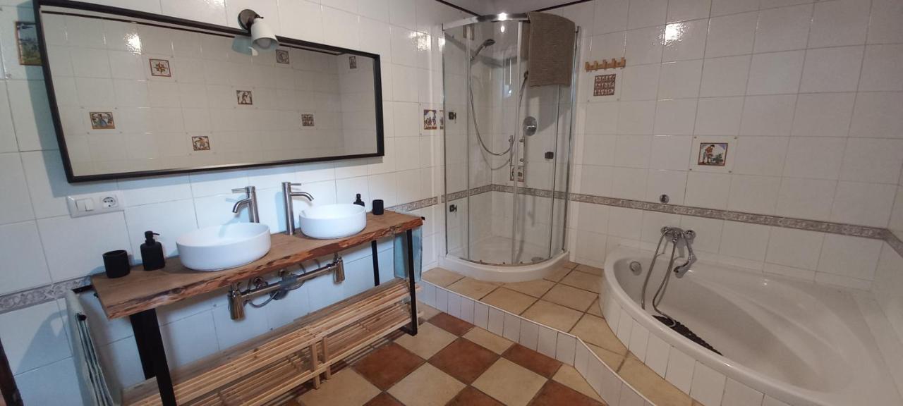 הוילה San Pedro de Torelló La Fabrica De Targarona מראה חיצוני תמונה