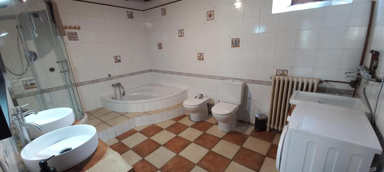 הוילה San Pedro de Torelló La Fabrica De Targarona מראה חיצוני תמונה